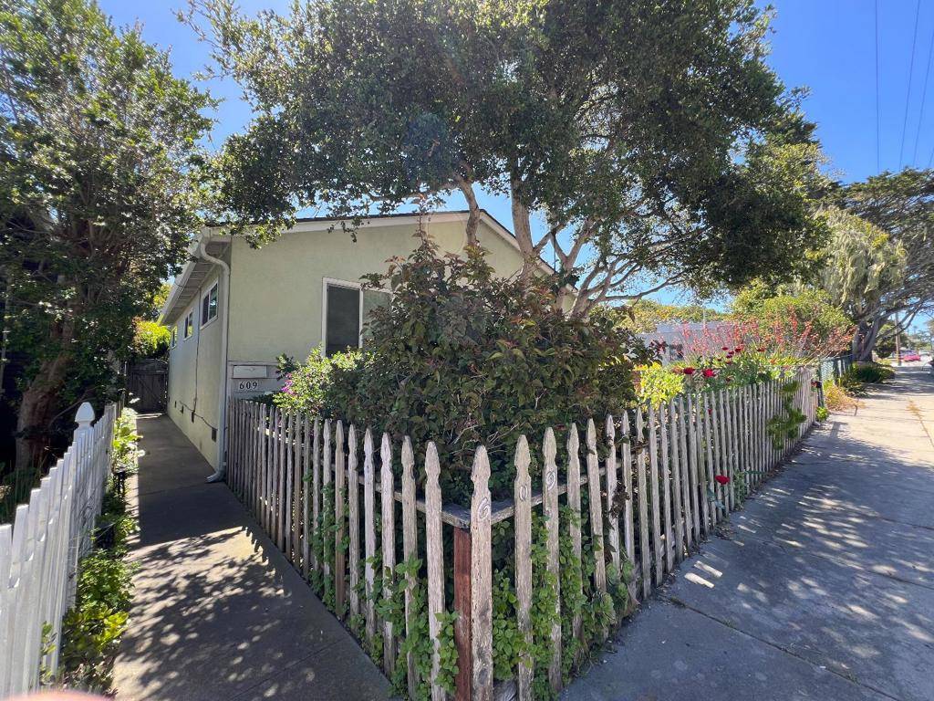Pacific Grove, CA 93950,609 Congress AVE