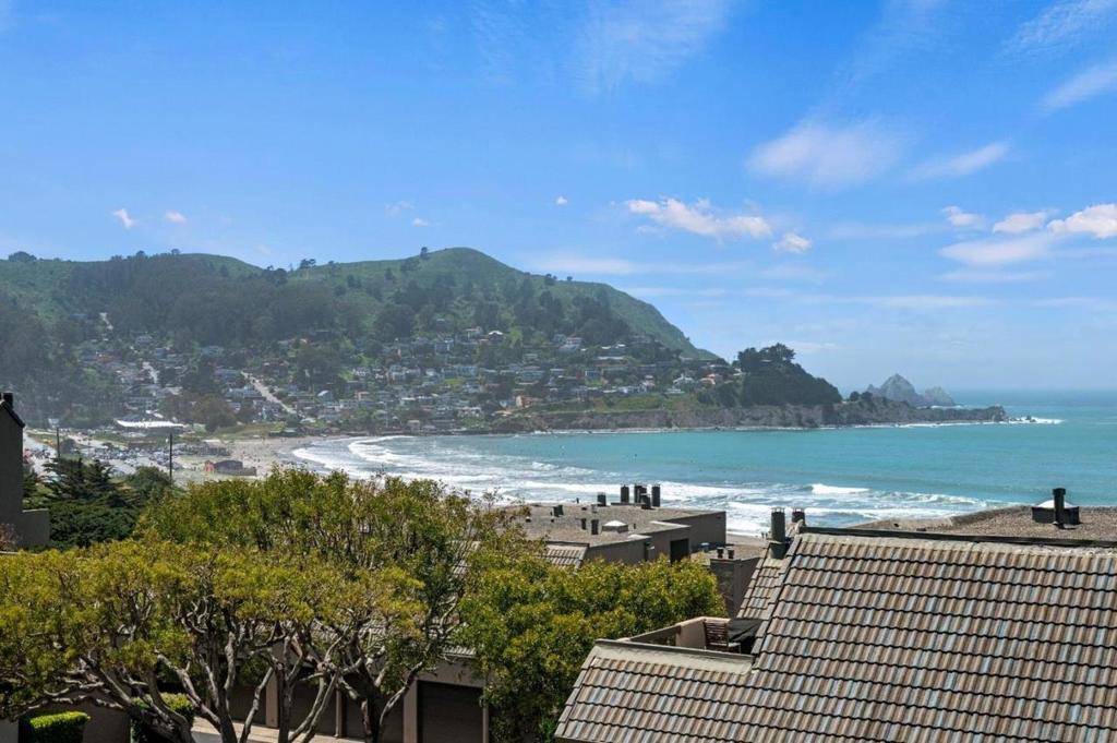 Pacifica, CA 94044,415 Roberts RD