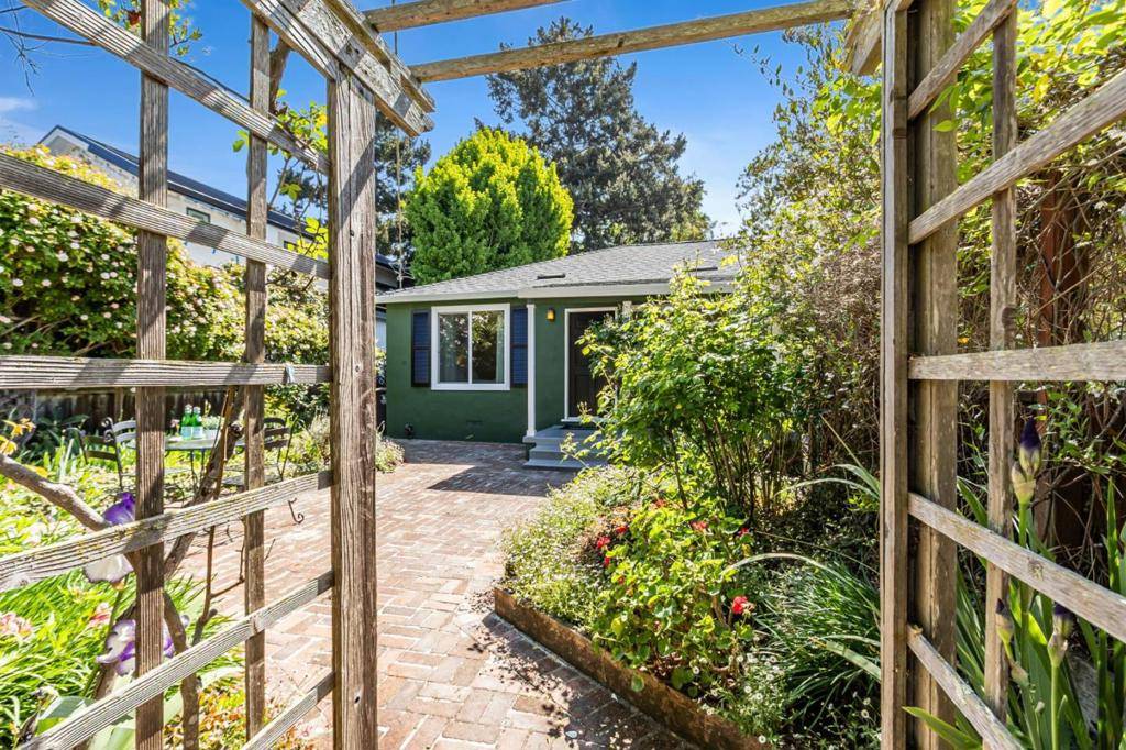 Menlo Park, CA 94025,928 Peggy LN