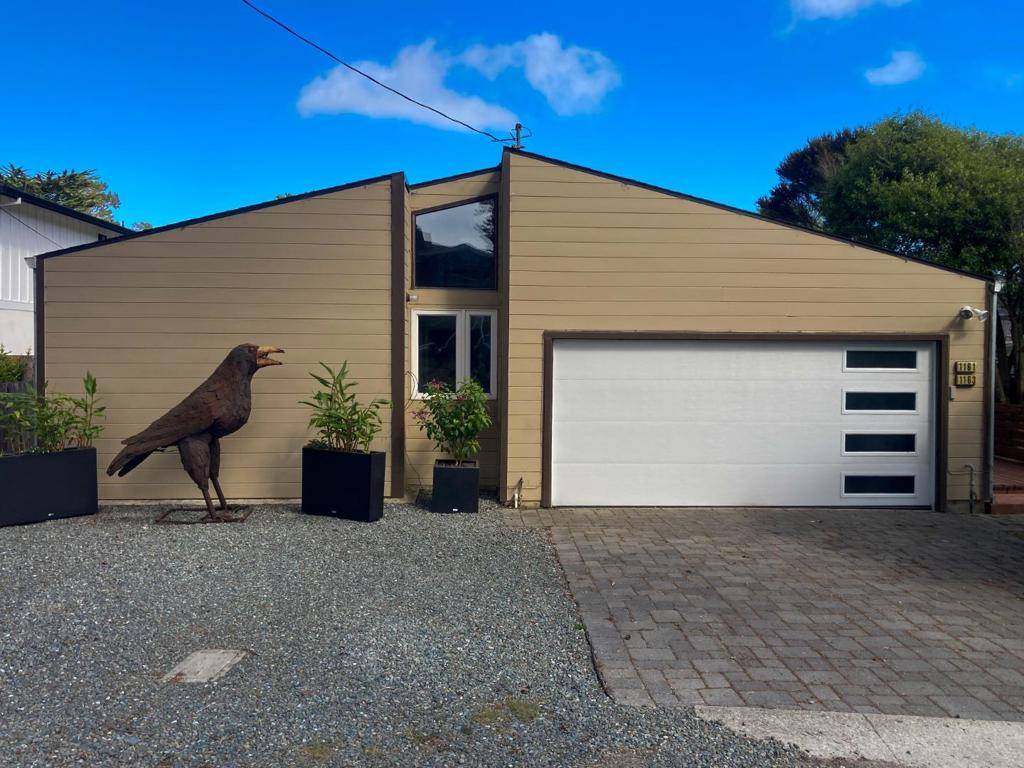 Montara, CA 94037,1161 Tamarind ST