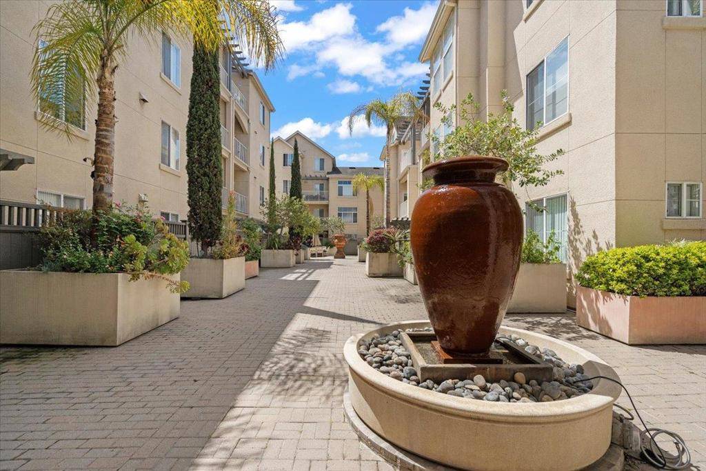 Mountain View, CA 94040,2255 Showers DR #124