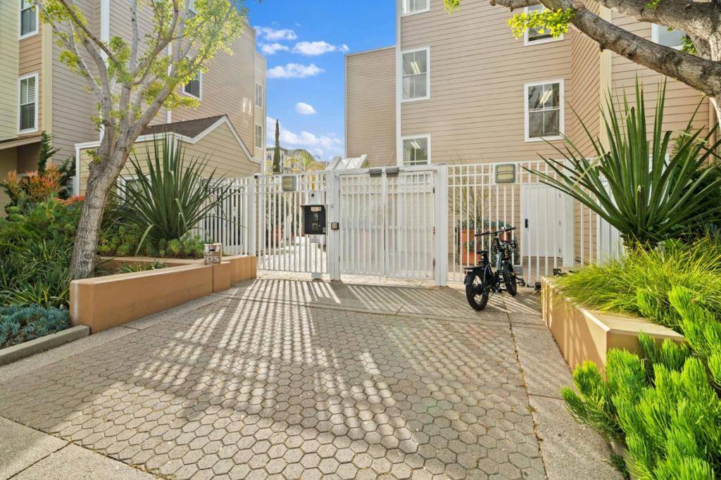 Mountain View, CA 94040,550 Ortega AVE #B321