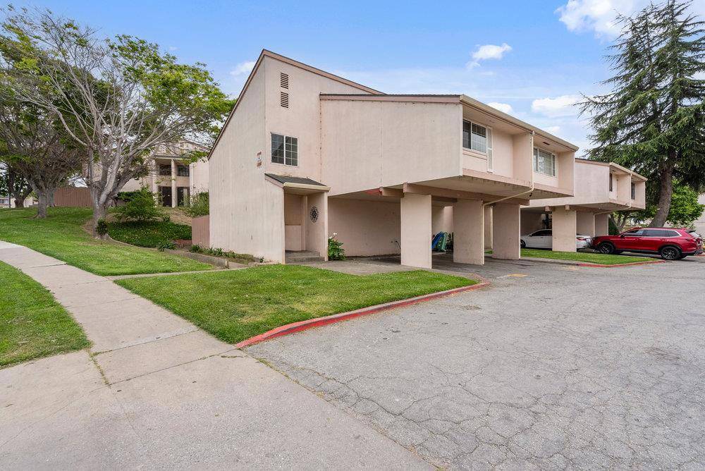 Salinas, CA 93905,918 Acosta PLZ #70