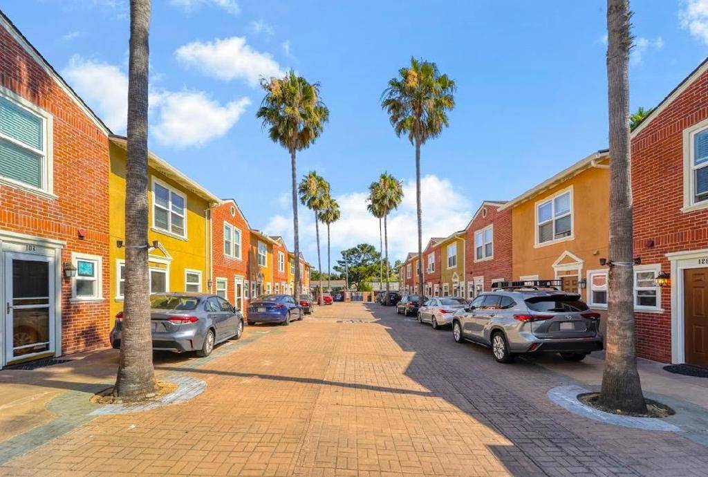 Sunnyvale, CA 94087,865 Carlisle WAY #128