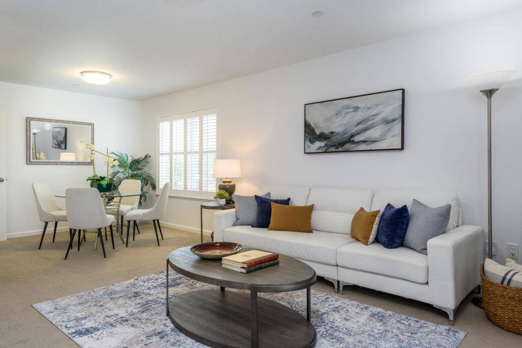 Foster City, CA 94404,850 Magellan LN
