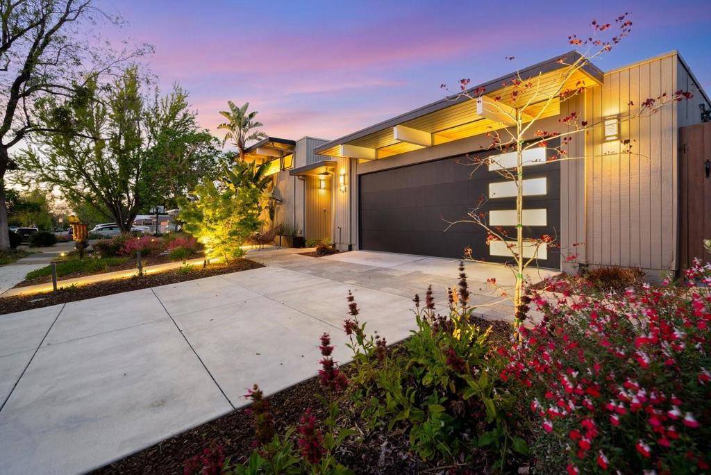 Cupertino, CA 95014,938 Ferngrove DR