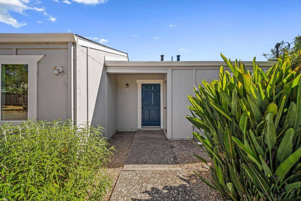 Santa Cruz, CA 95065,3268 Mission DR