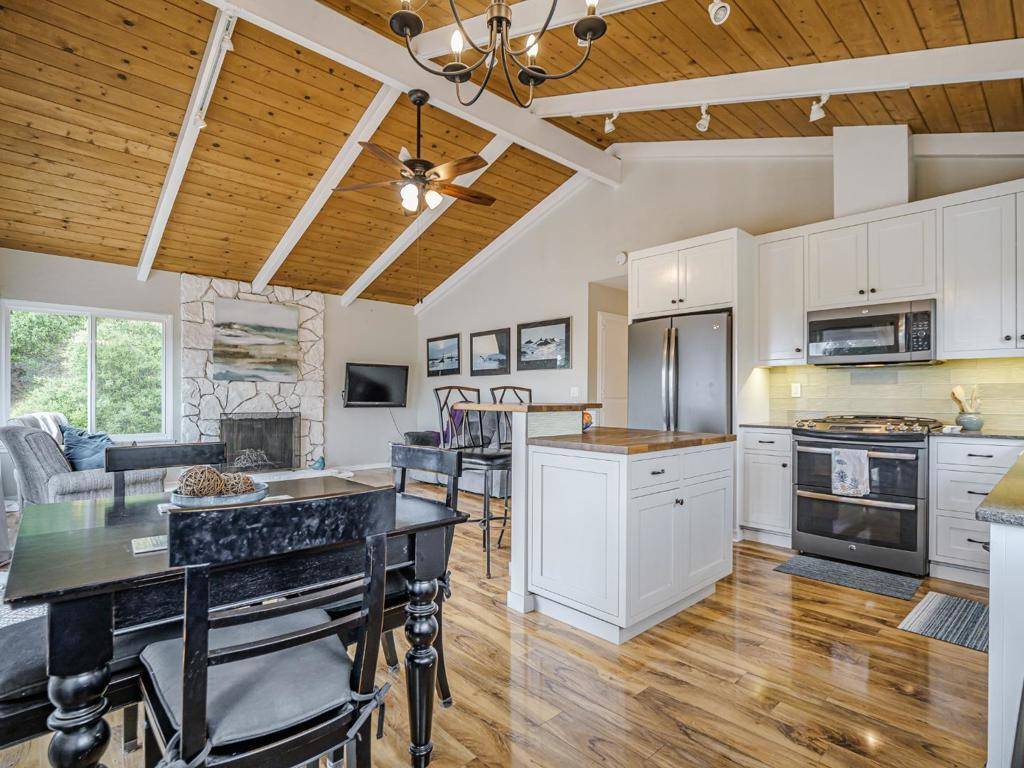 Corralitos, CA 95076,353 Allan LN
