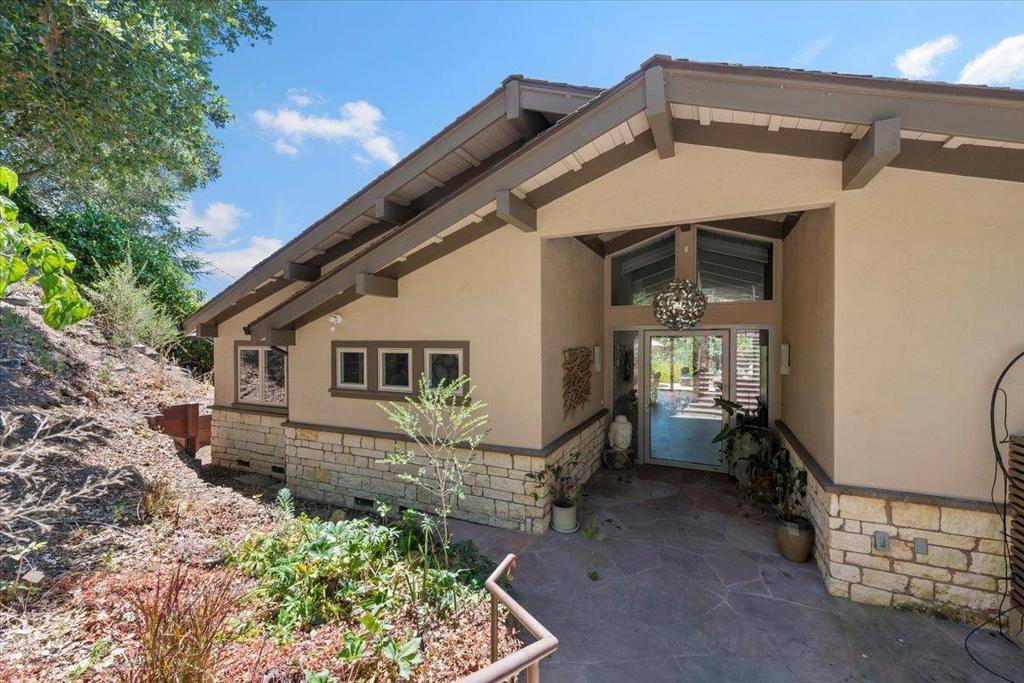 San Carlos, CA 94070,135 Lynton AVE