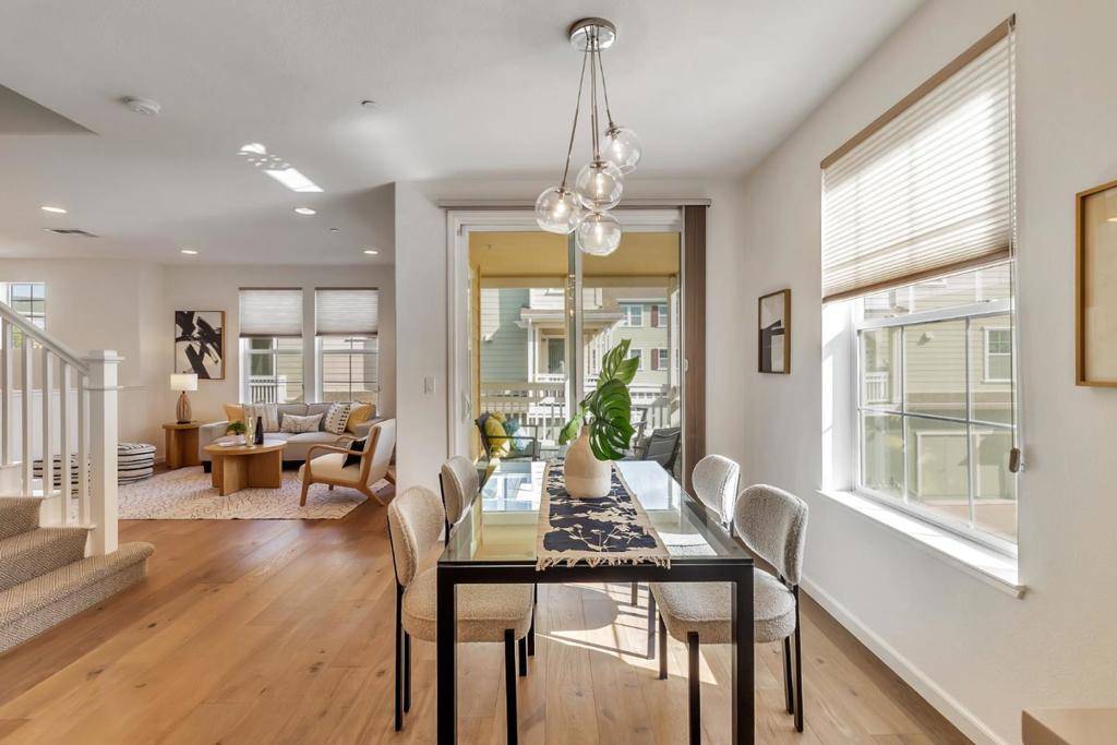 Redwood City, CA 94063,636 Bair Island RD #301