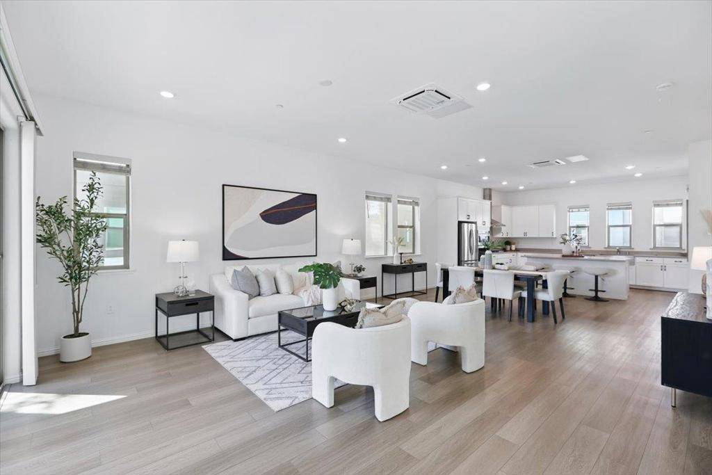 San Jose, CA 95119,5838 Flash LN