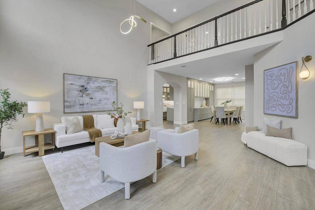 Redwood City, CA 94065,998 Governors Bay DR