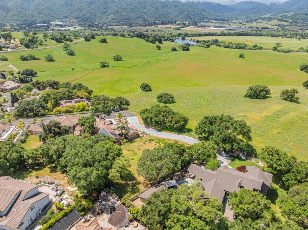 Gilroy, CA 95020,2391 Mantelli DR