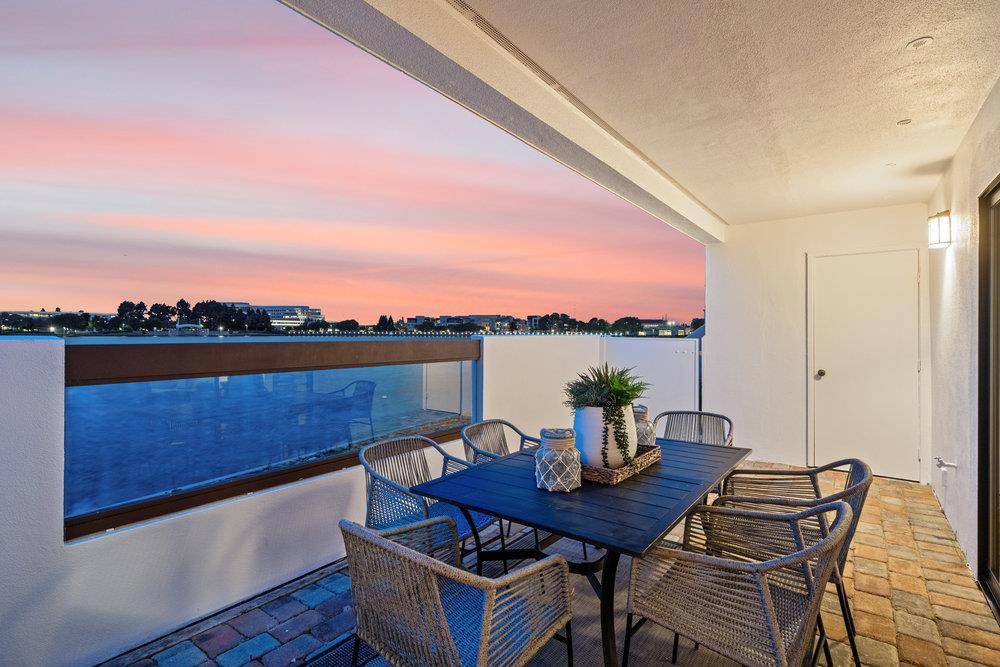 Foster City, CA 94404,877 Balboa LN