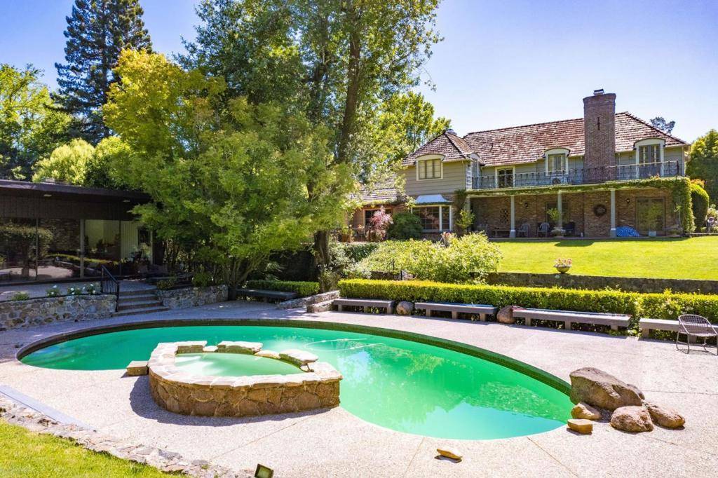 Hillsborough, CA 94010,2155 Geri LN