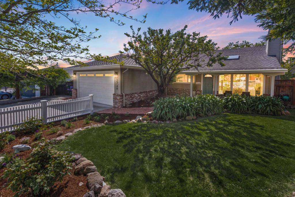 Redwood City, CA 94061,2749 Briarfield AVE