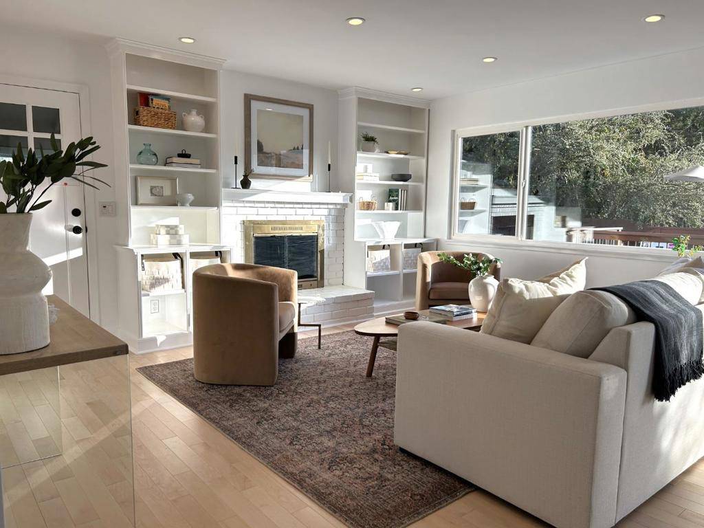 Pacifica, CA 94044,1165 Banyan WAY