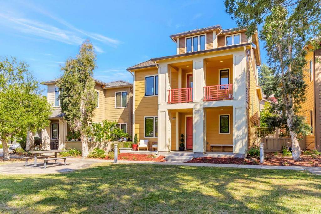 Palo Alto, CA 94306,405 Spruce LN