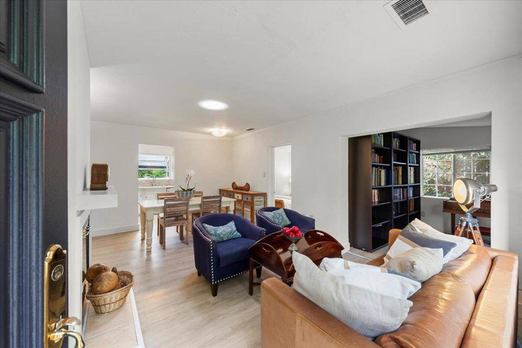 Redwood City, CA 94062,831 Canyon RD