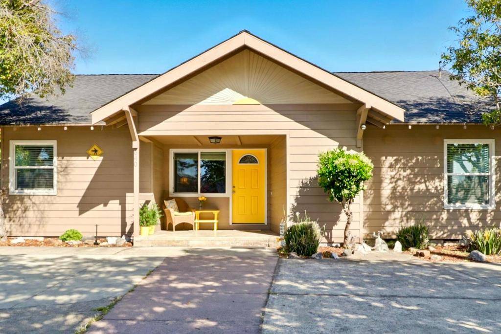 Santa Cruz, CA 95062,640 17th AVE