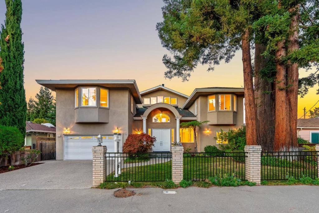 Redwood City, CA 94061,325 E Oakwood BLVD