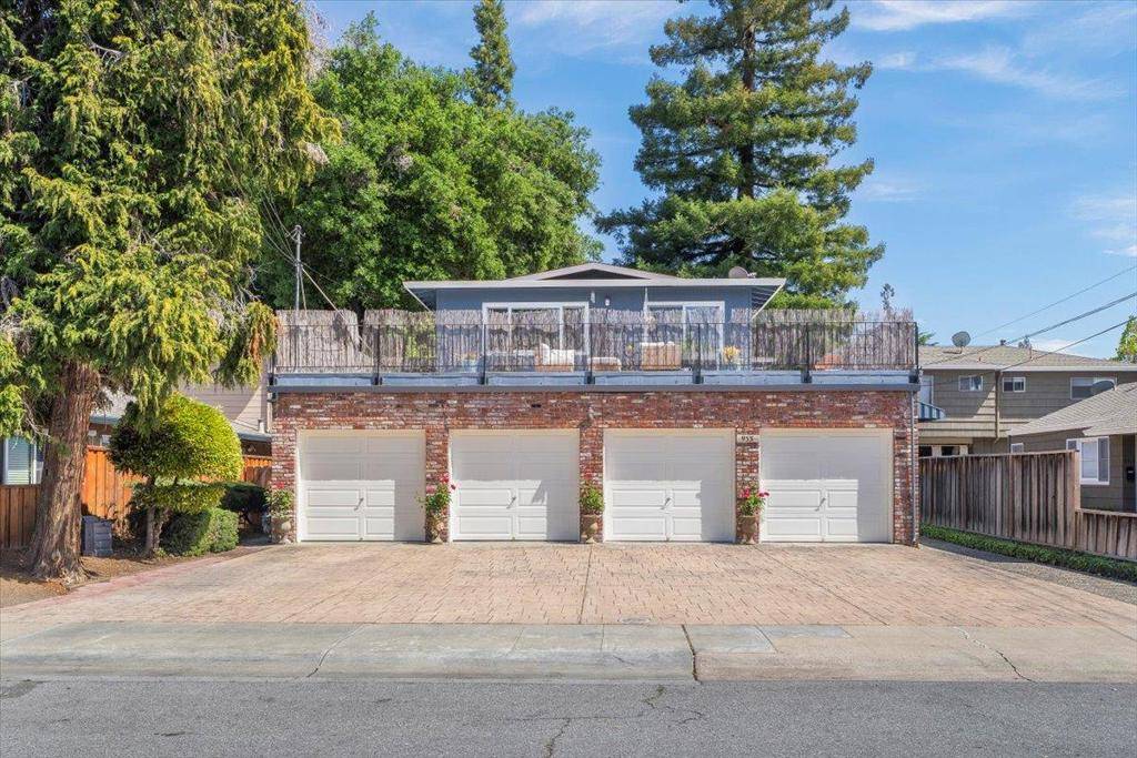 Menlo Park, CA 94025,933 Florence LN