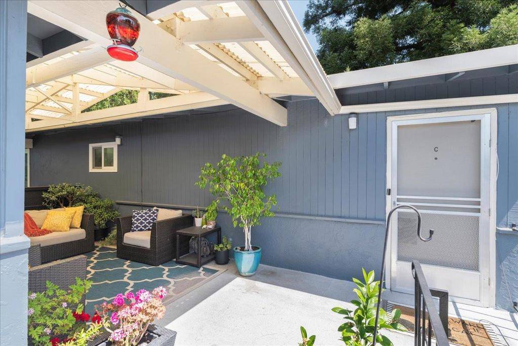 Menlo Park, CA 94025,933 Florence LN