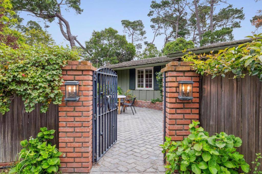 Carmel, CA 93921,Pine Ridge WAY