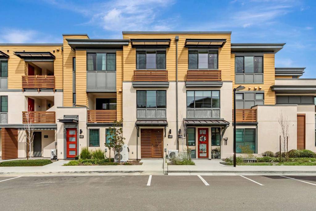 Los Gatos, CA 95032,16009 Bartlett CT