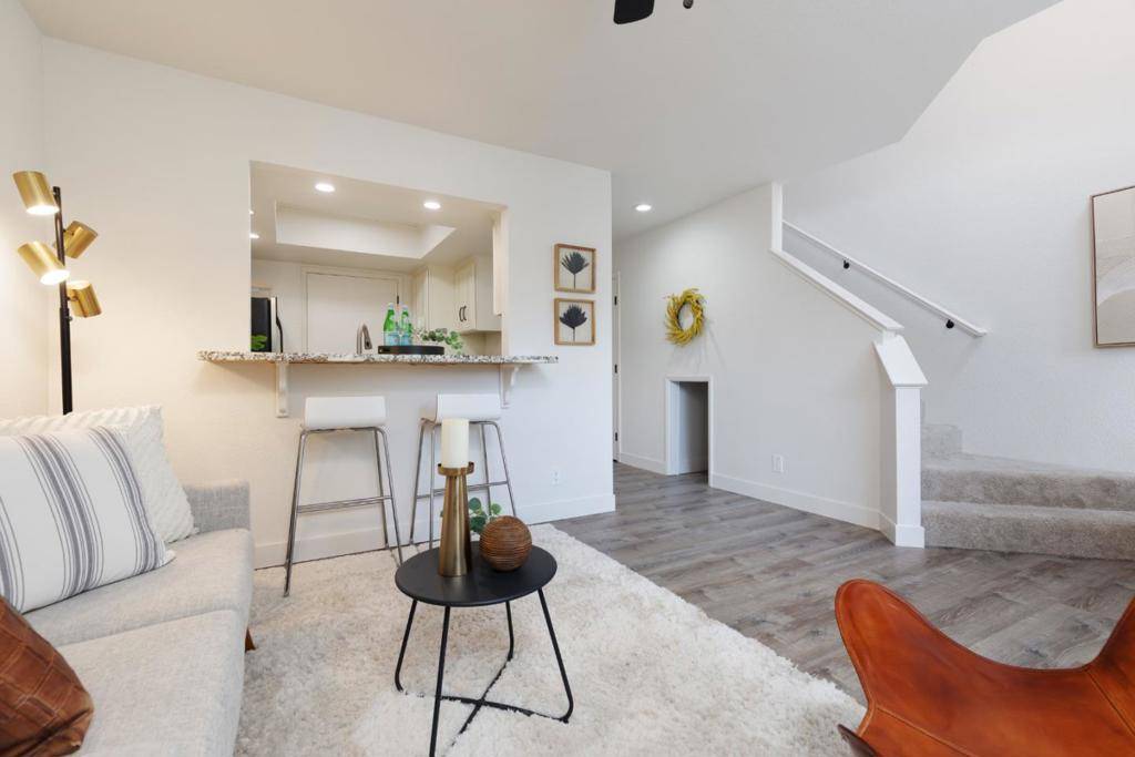 Santa Cruz, CA 95065,1702 Barrington CT