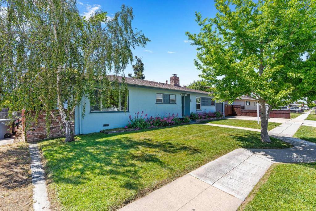 Salinas, CA 93906,1051 Harding ST