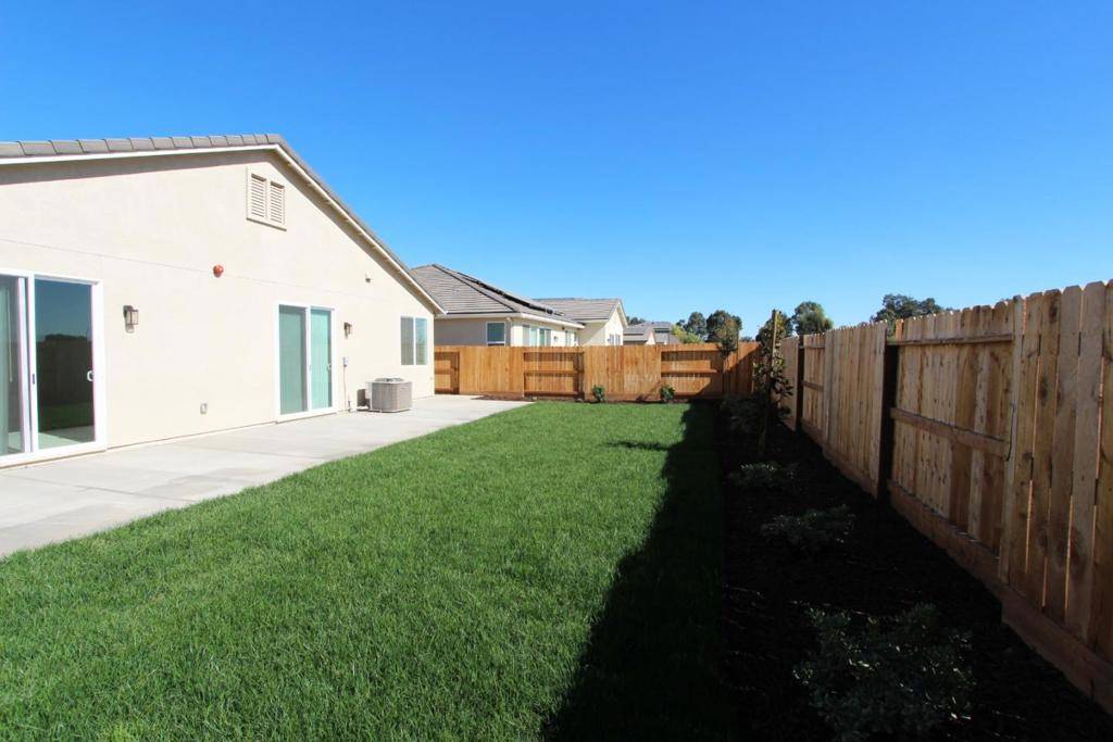 Los Banos, CA 93635,1129 Pearl DR