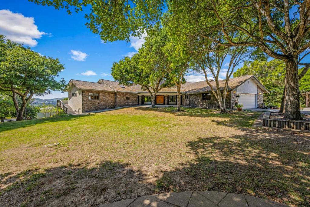 San Juan Bautista, CA 95045,229 Payne RD