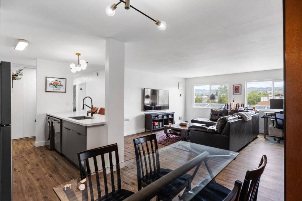 Oakland, CA 94610,360 Vernon ST #304