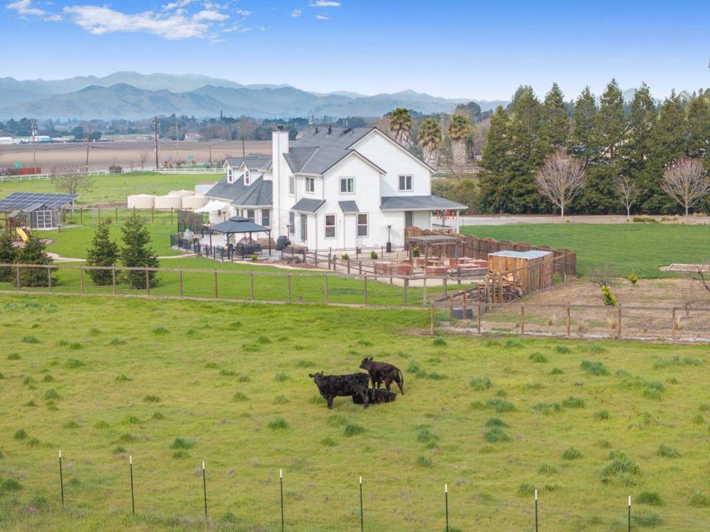 Gilroy, CA 95020,2760 Leavesley RD