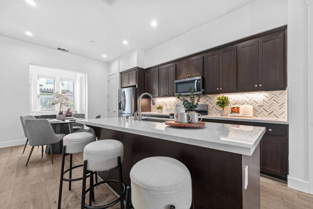 Mountain View, CA 94043,329 Cherokee LOOP