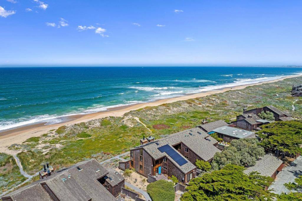 Moss Landing, CA 95039,172 Monterey Dunes WAY