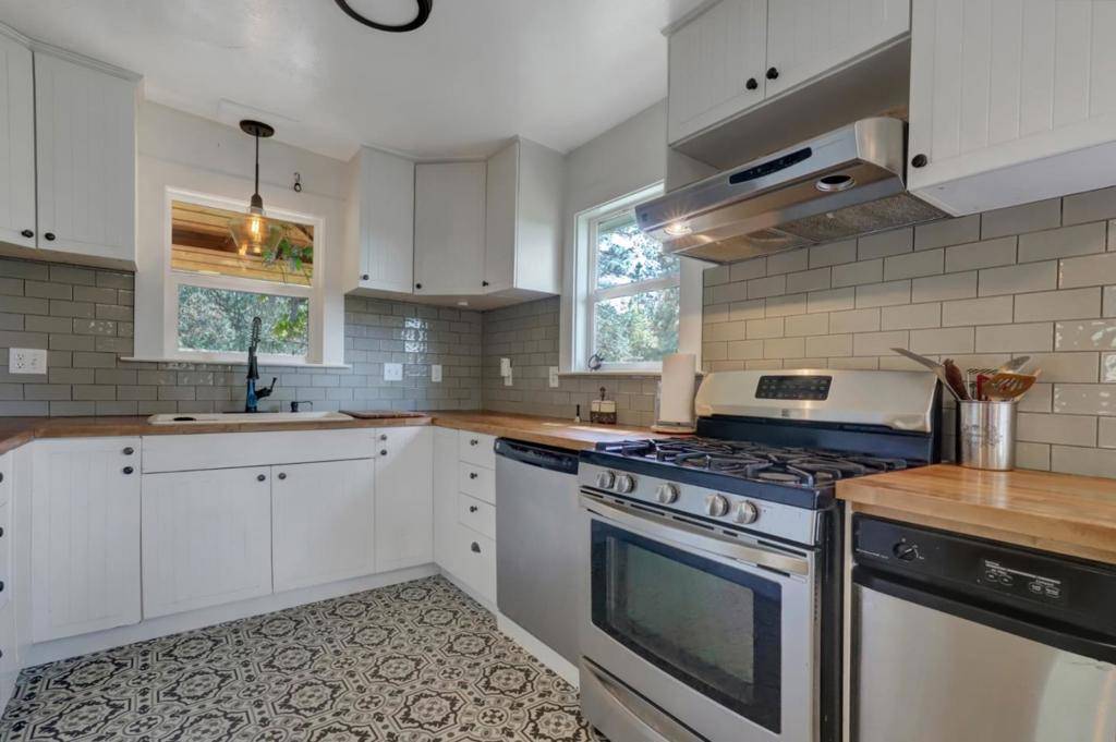 Grass Valley, CA 95945,17188 Lawton WAY #2