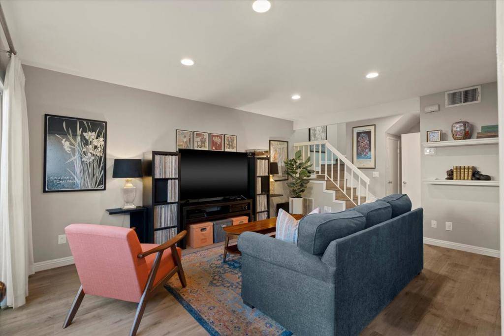 North Hollywood, CA 91605,12246 Runnymede ST #2