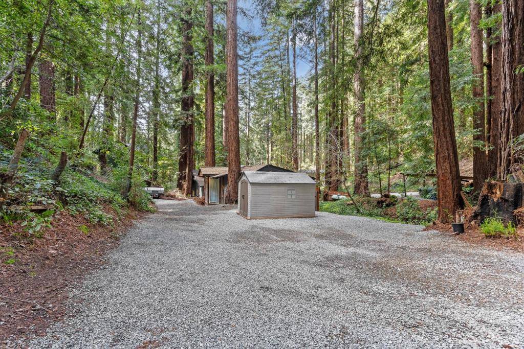 Los Gatos, CA 95033,18460 Circle DR