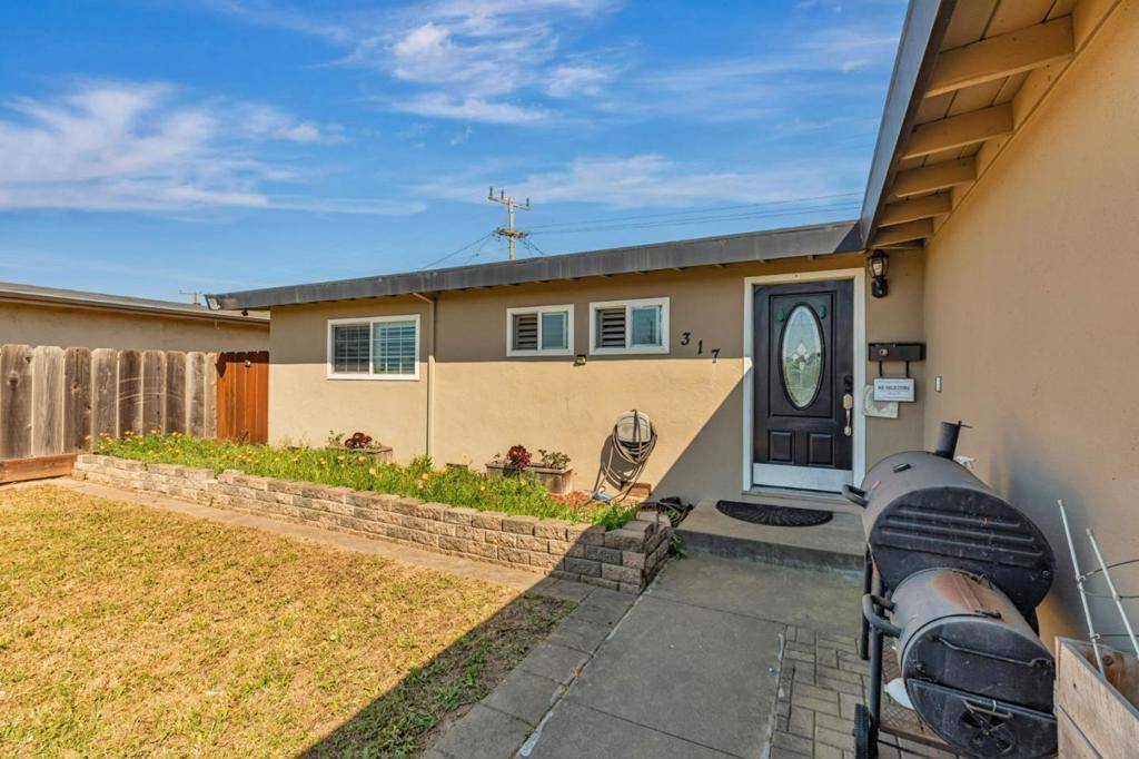 Salinas, CA 93906,317 Navajo DR