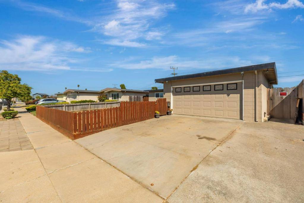 Salinas, CA 93906,317 Navajo DR