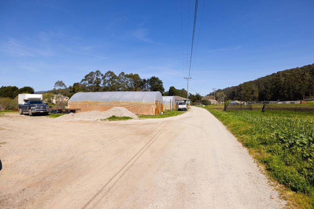 Half Moon Bay, CA 94019,925 Miramontes ST