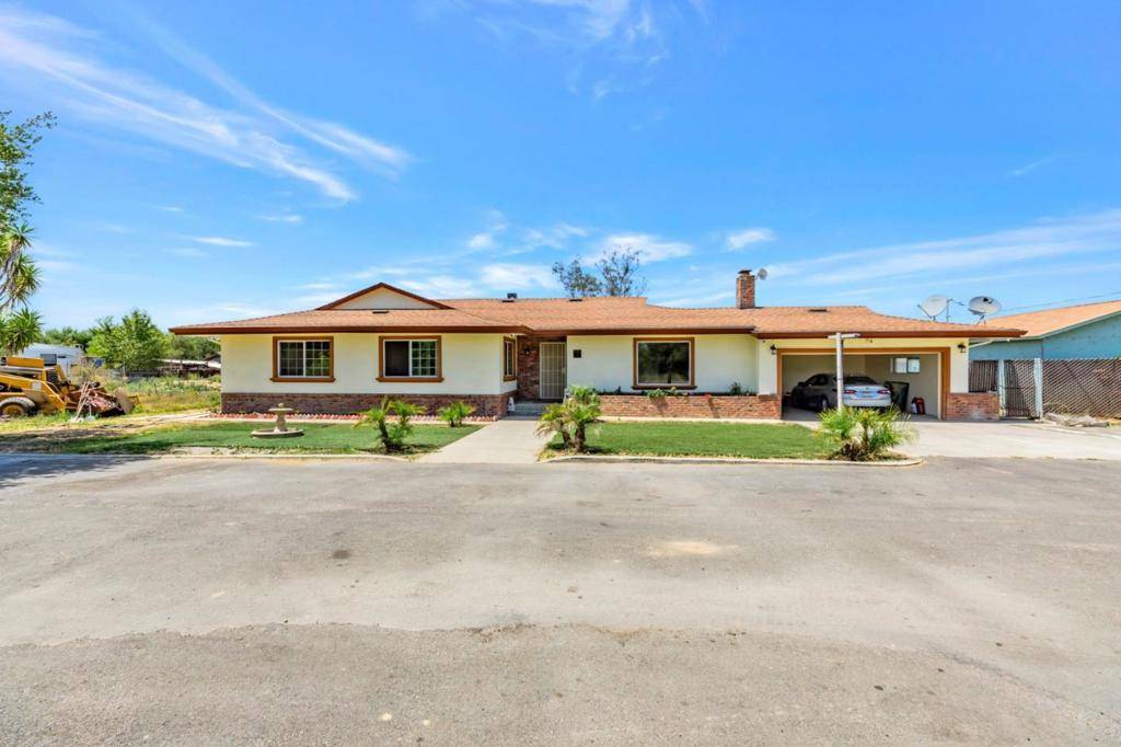 Hollister, CA 95023,7750 Lovers LN