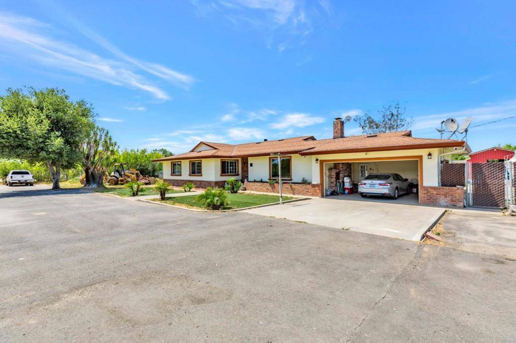 Hollister, CA 95023,7750 Lovers LN