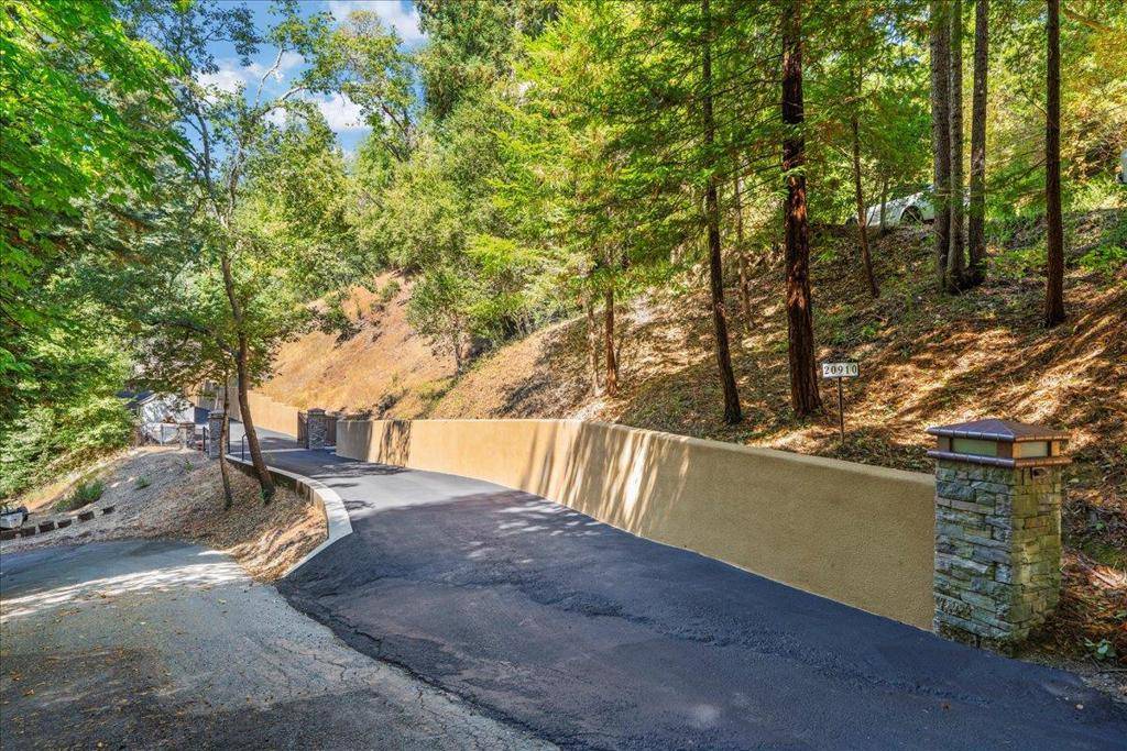 Los Gatos, CA 95033,20910 Outer Zayante RD