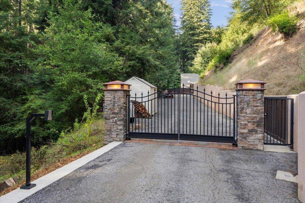 Los Gatos, CA 95033,20910 Outer Zayante RD