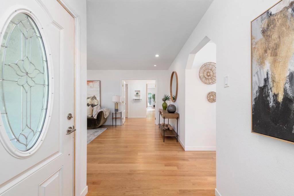 Redwood City, CA 94061,923 Grand ST