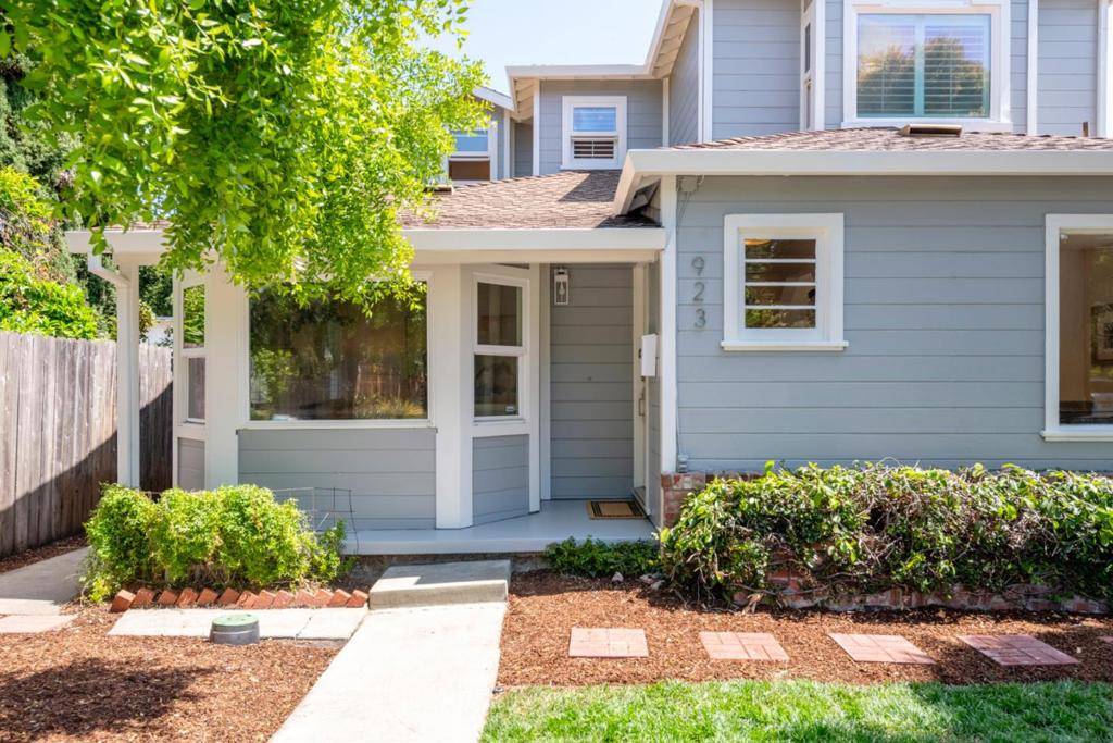 Redwood City, CA 94061,923 Grand ST