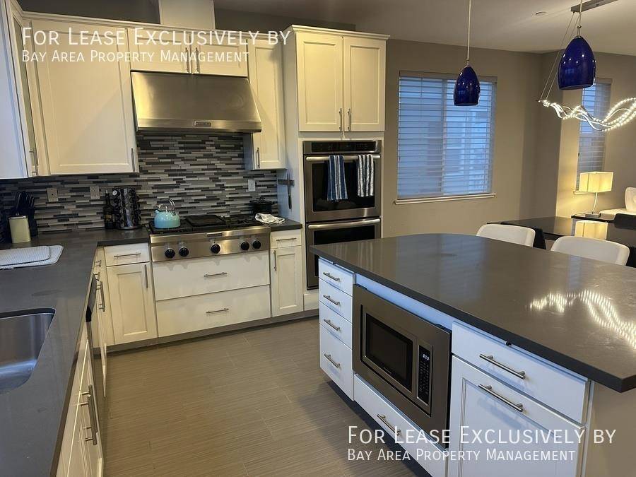 Redwood City, CA 94063,654 Sea Anchor DR #2308